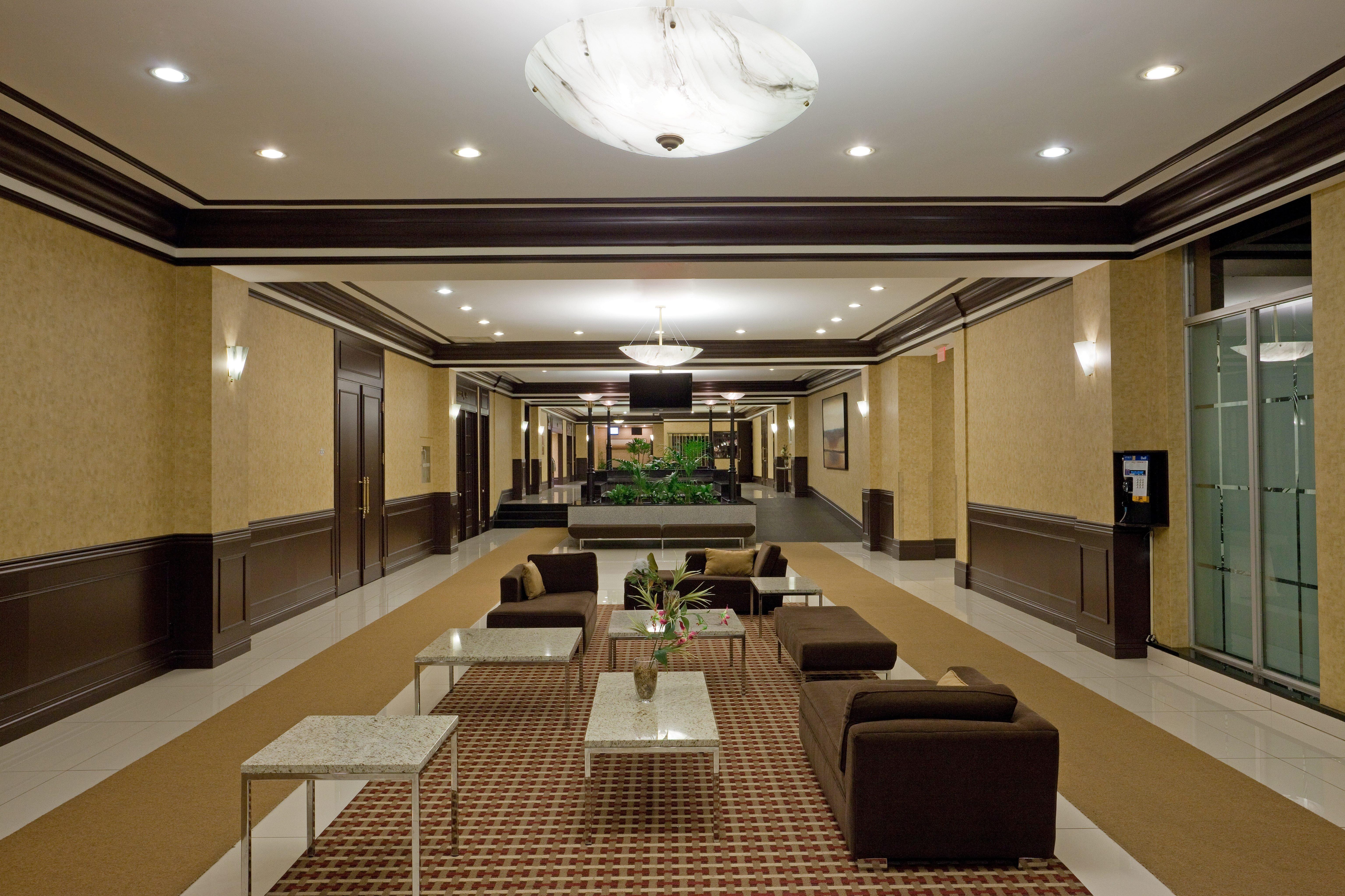 Armon Plaza Montreal Airpt, Trademark Collection By Wyndham Eksteriør bilde