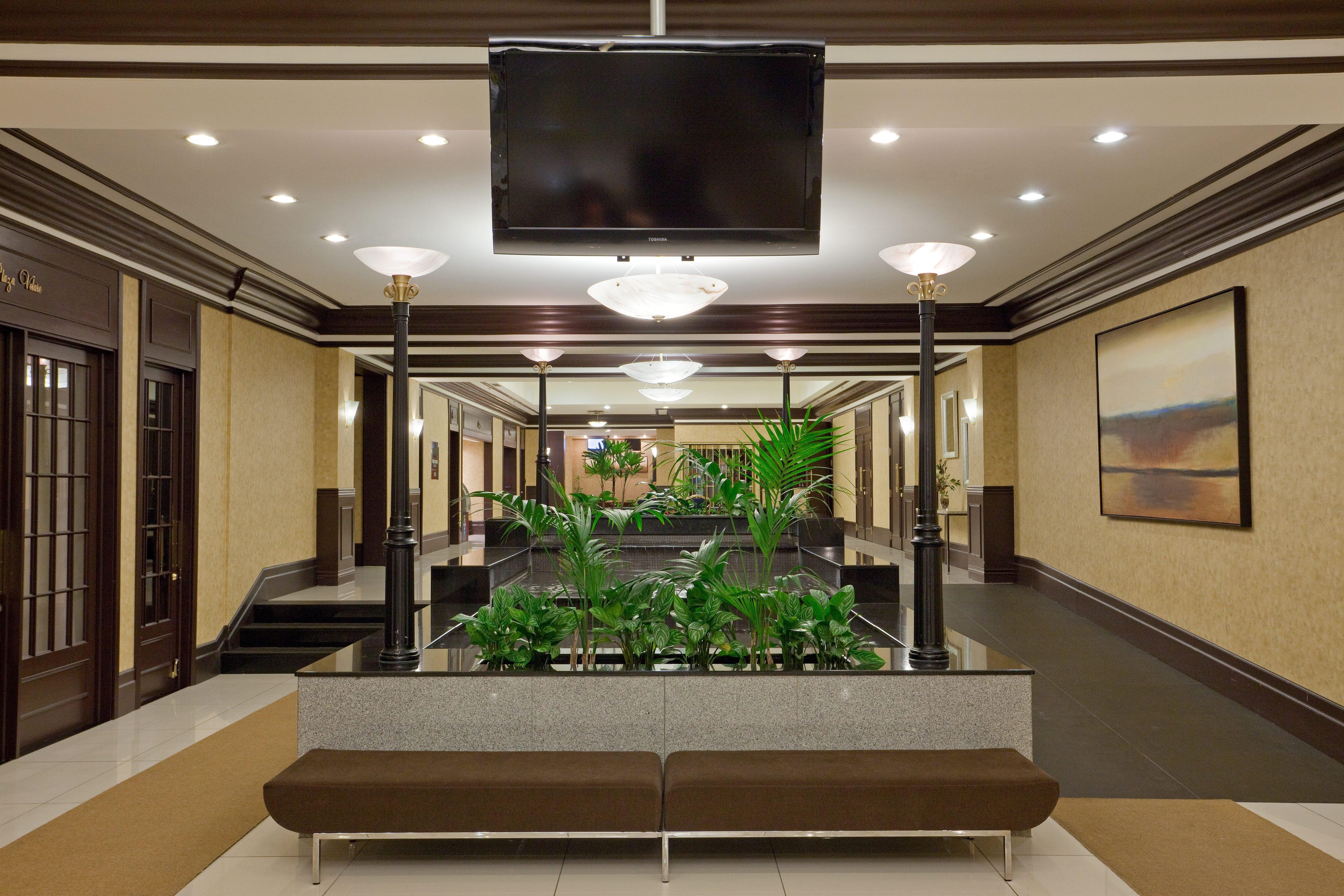 Armon Plaza Montreal Airpt, Trademark Collection By Wyndham Eksteriør bilde
