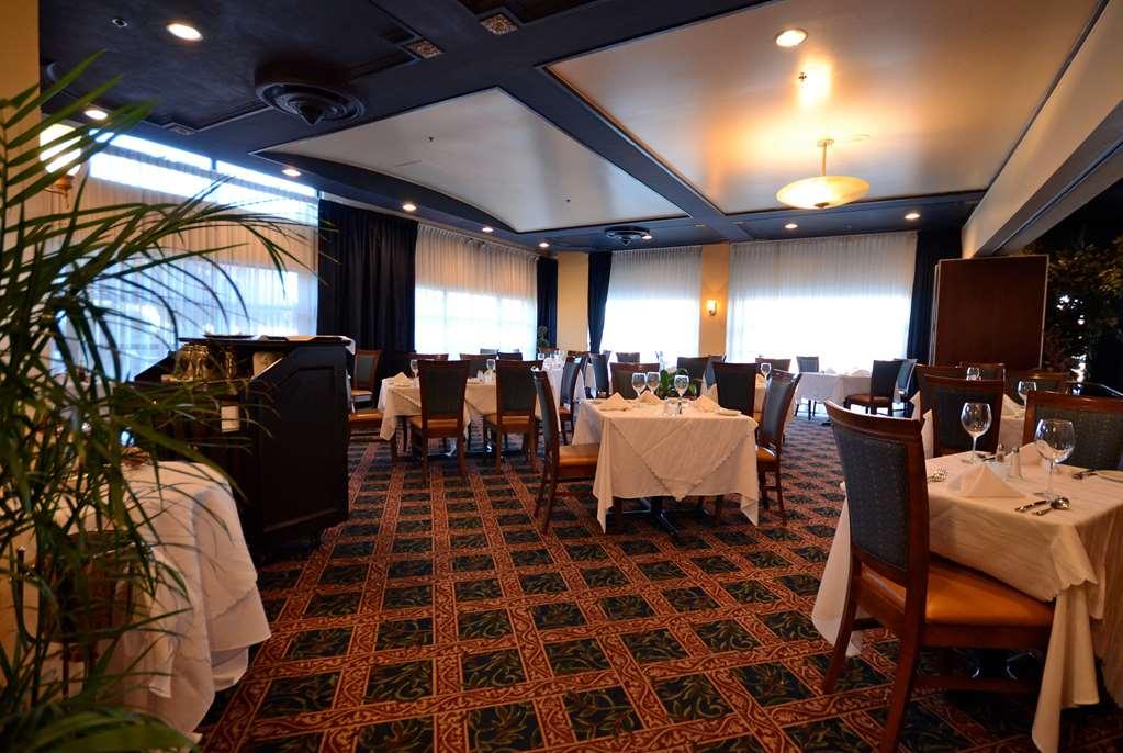 Armon Plaza Montreal Airpt, Trademark Collection By Wyndham Restaurant bilde