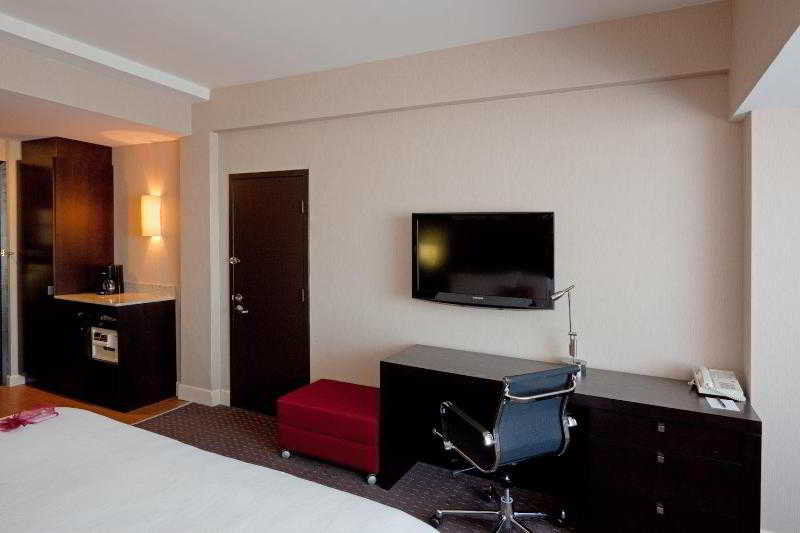 Armon Plaza Montreal Airpt, Trademark Collection By Wyndham Eksteriør bilde