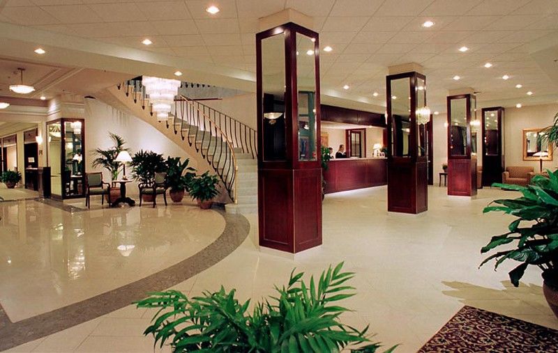 Armon Plaza Montreal Airpt, Trademark Collection By Wyndham Eksteriør bilde